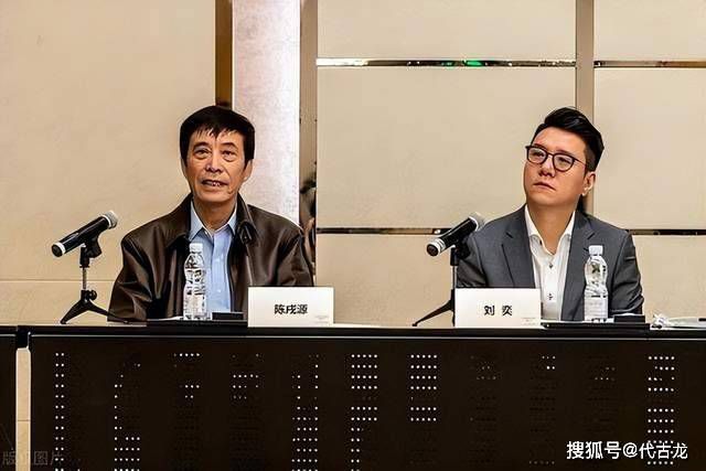 调教小sao货撅起打屁股视频
