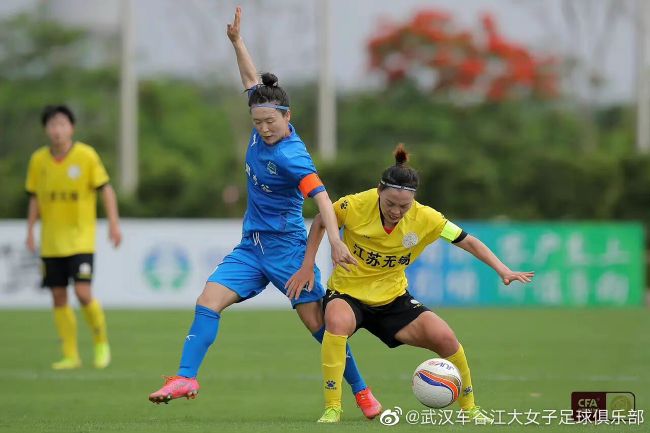 美女脱光内裤