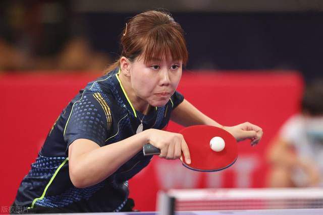 动漫美女露内裤