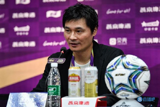 绯红小猫是哪国人
